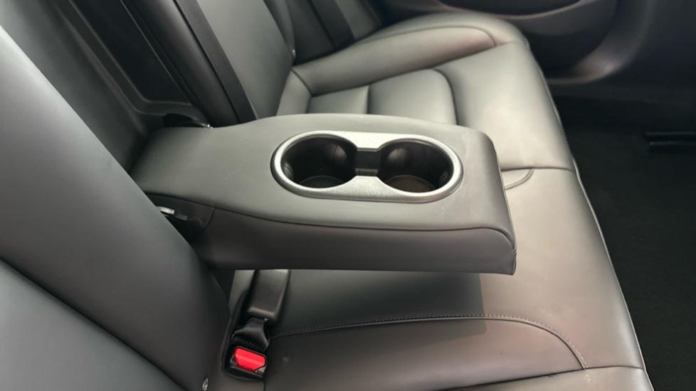 Rear Armrest/ Cup Holder