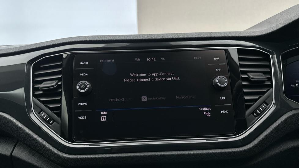 Apple Car Play & Android Auto