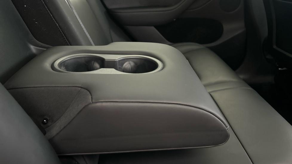 Rear Armrest/ Cup Holder