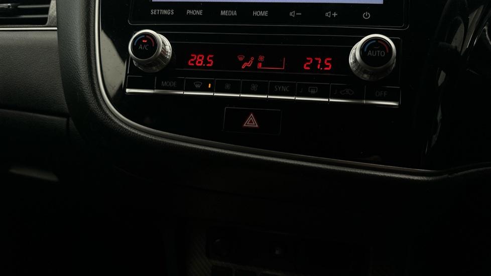 Air Conditioning /Dual Climate Control 