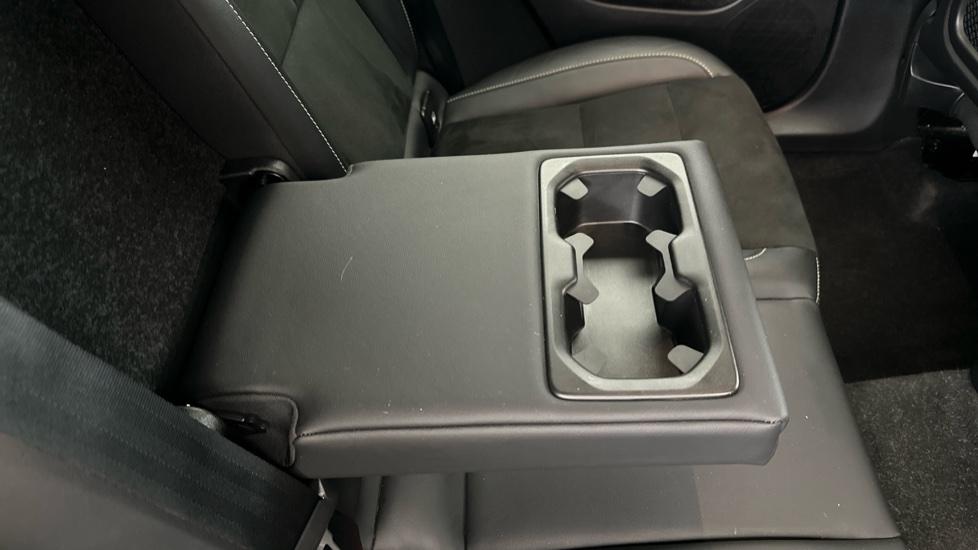 Rear Armrest/ Cup Holder