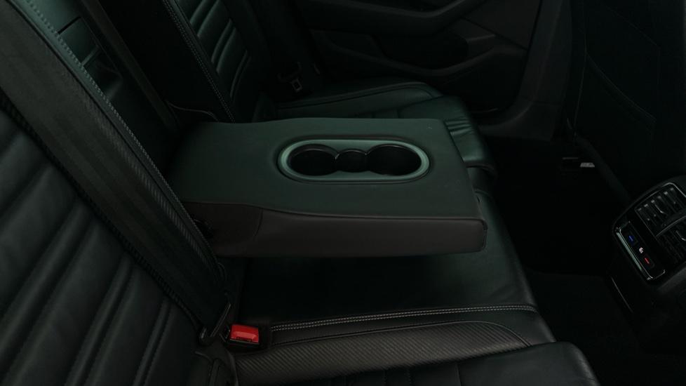 Rear Armrest/ Cup Holder