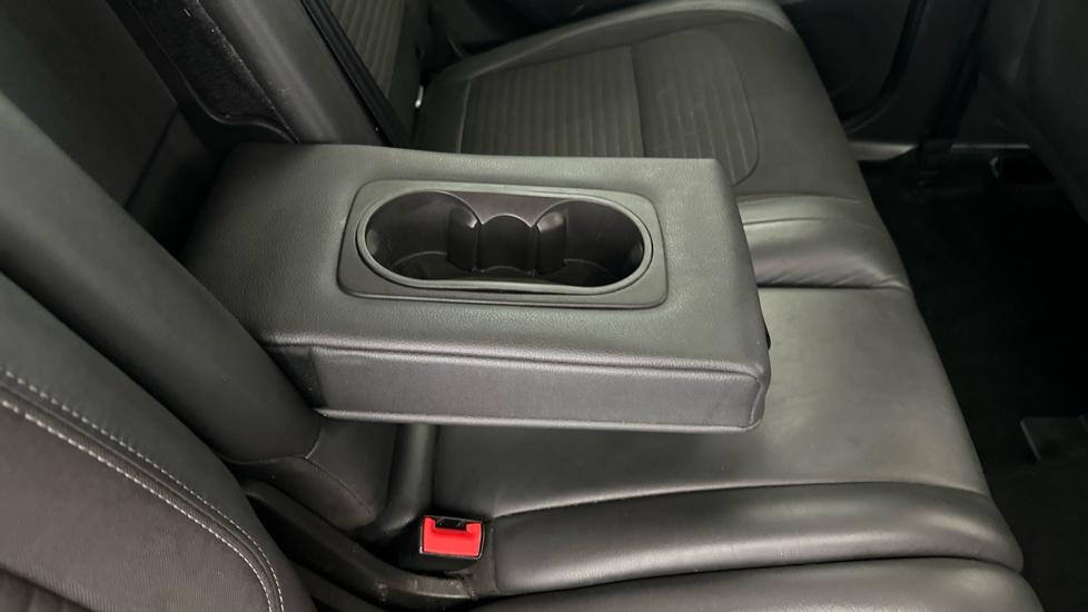 Rear Armrest/ Cup Holder