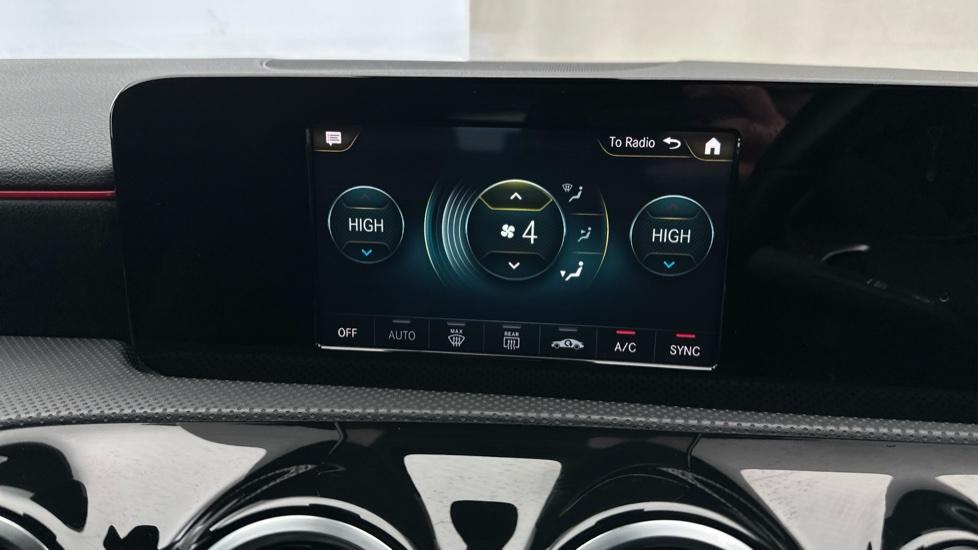 Dual Climate Control  / Air Conditioning 