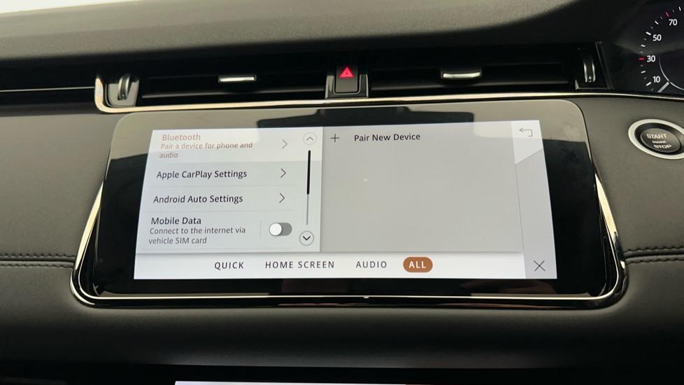 Bluetooth / Apple CarPlay / Android Auto 