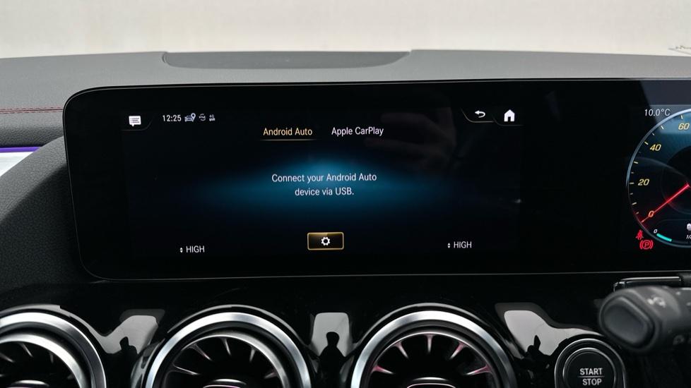 Apple Car Play & Android Auto