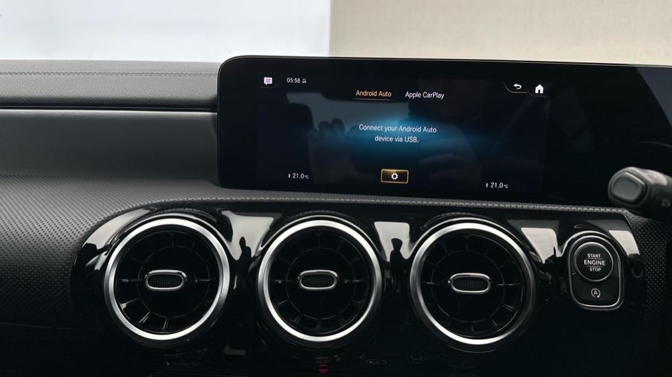 Apple Car Play & Android Auto