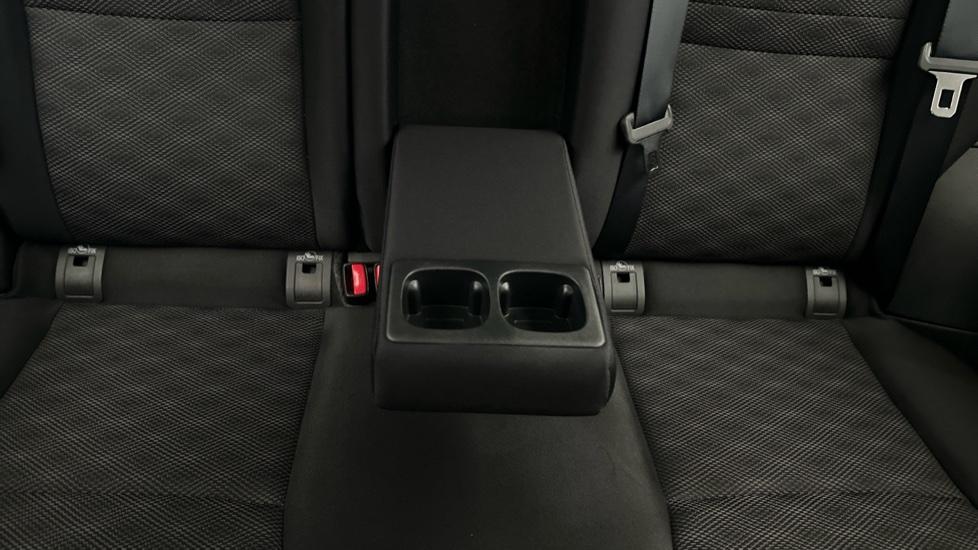 Rear Armrest/ Cup Holder