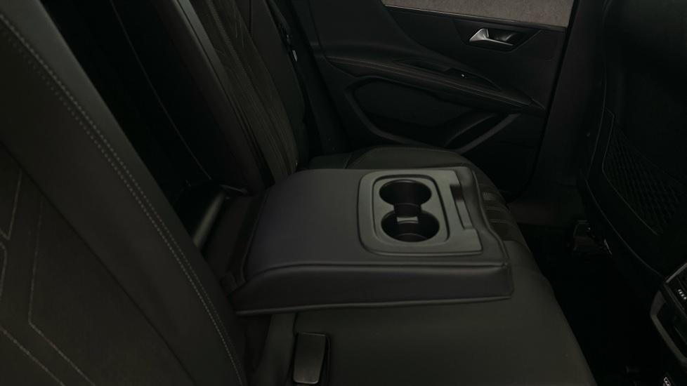 Rear Armrest/ Cup Holder