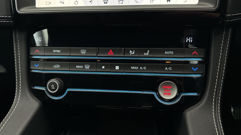 Dual Climate Control / Air Conditioning 