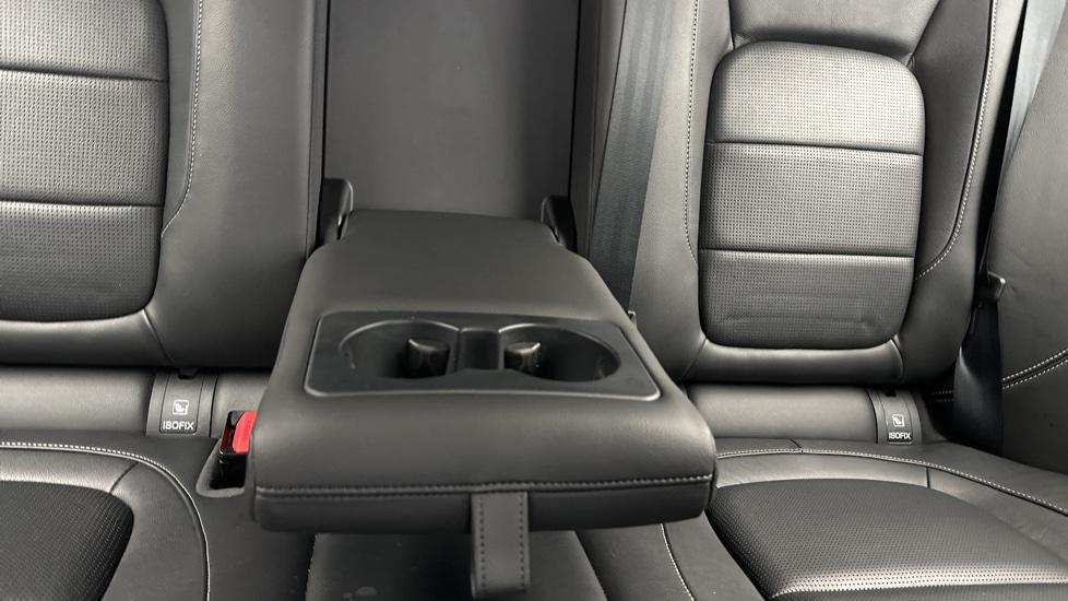 Rear Armrest/ Cup Holder