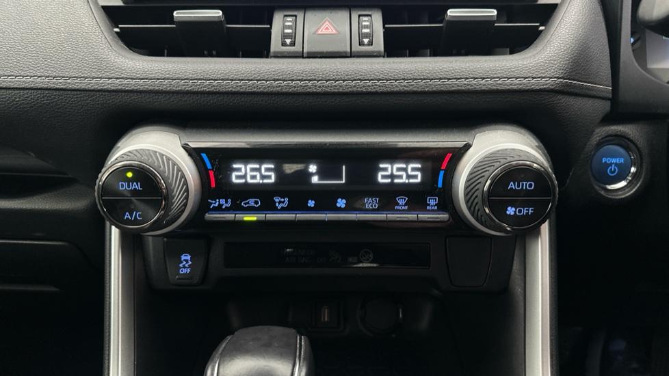 Dual Climate Control / Air Conditioning 