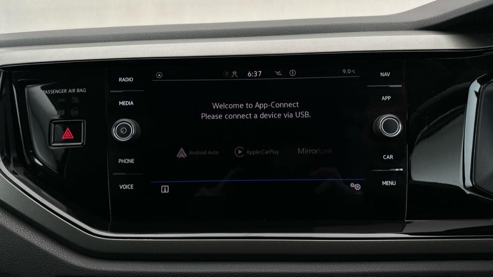 Apple Car Play & Android Auto