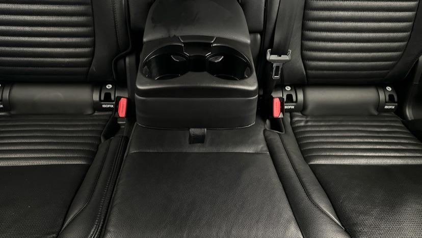 Rear Armrest/ Cup Holder