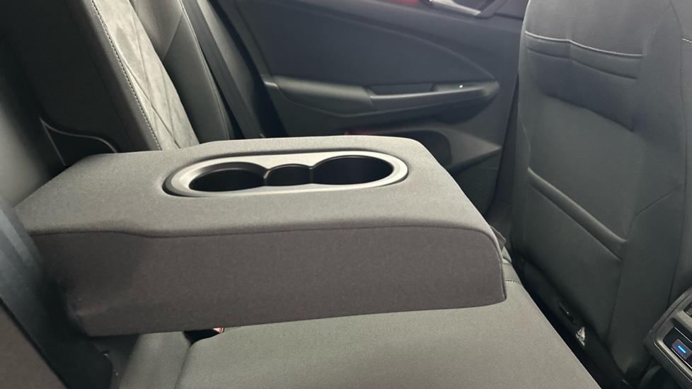 Rear Armrest/ Cup Holder