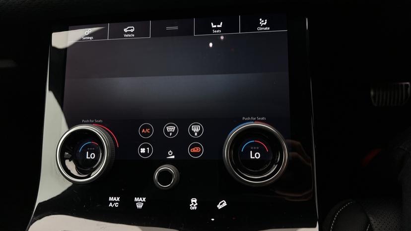 Dual Climate Control / Air Conditioning 