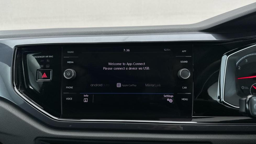 Apple Car Play & Android Auto