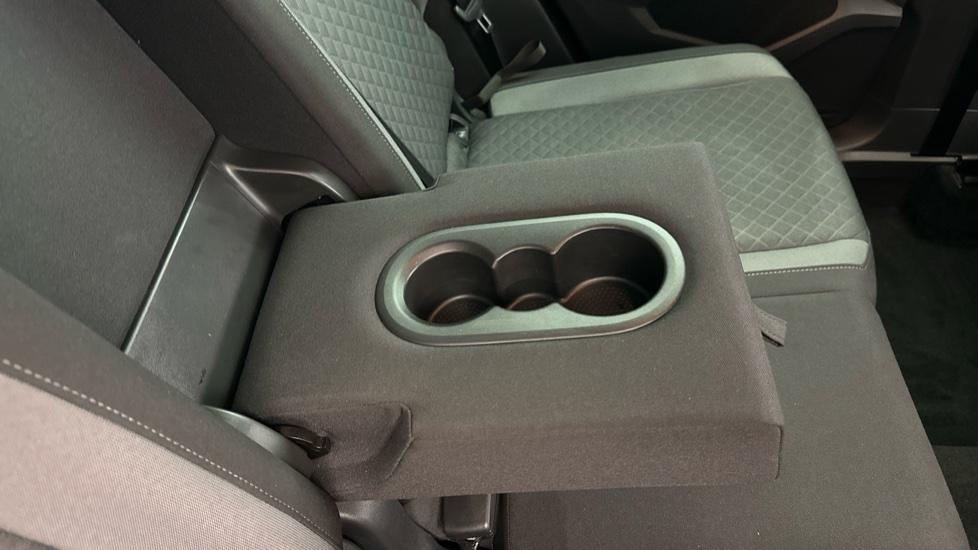 Rear Armrest/ Cup Holder