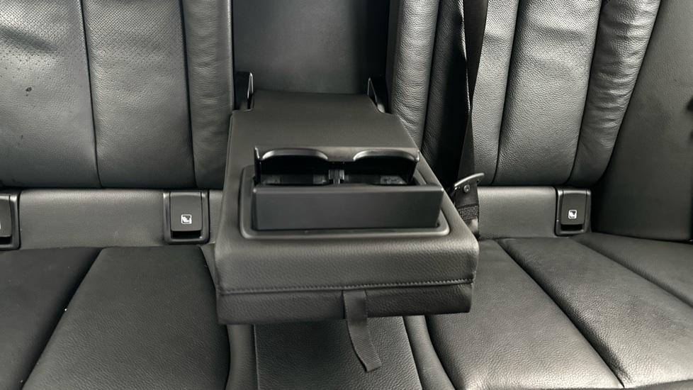 Rear Armrest/ Cup Holder