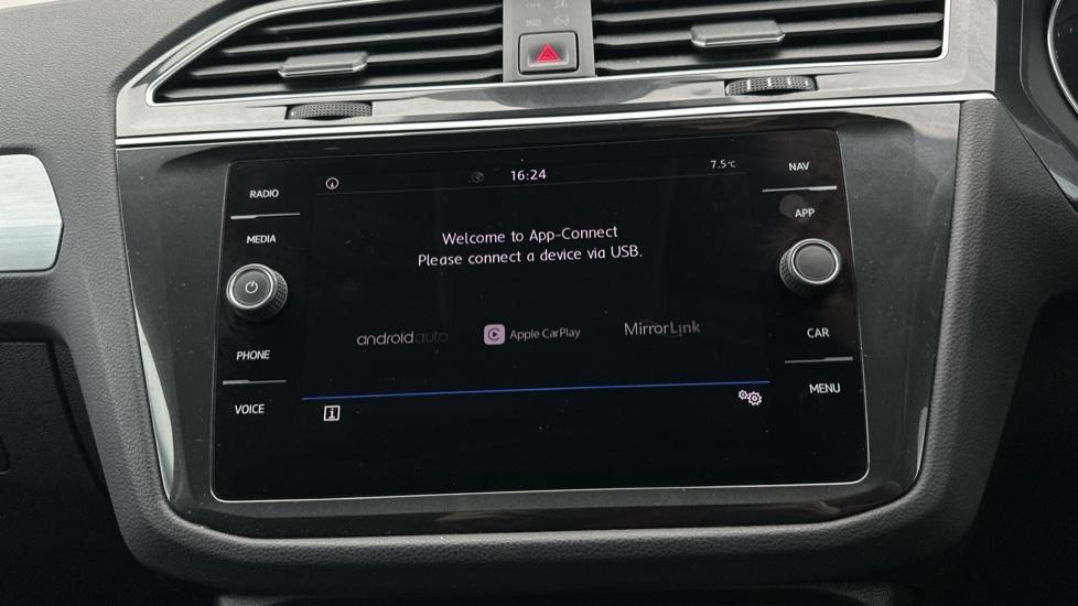 Apple Car Play & Android Auto