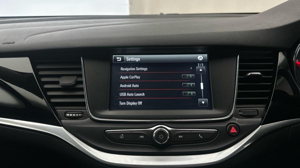 Apple Car Play & Android Auto