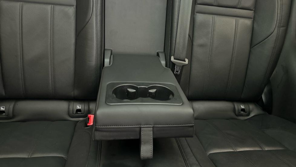 Rear Armrest/ Cup Holder