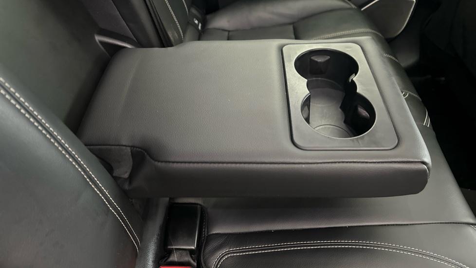 Rear Armrest/ Cup Holder