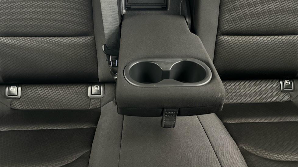 Rear Armrest/ Cup Holder