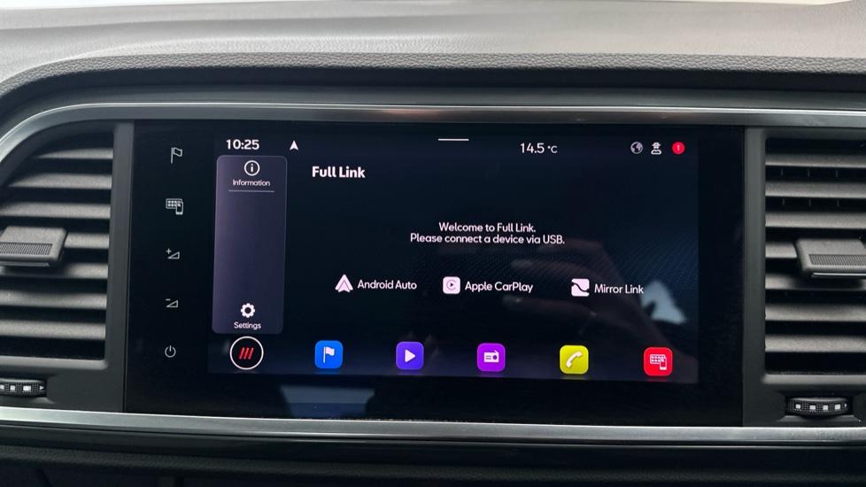 Apple Car Play & Android Auto