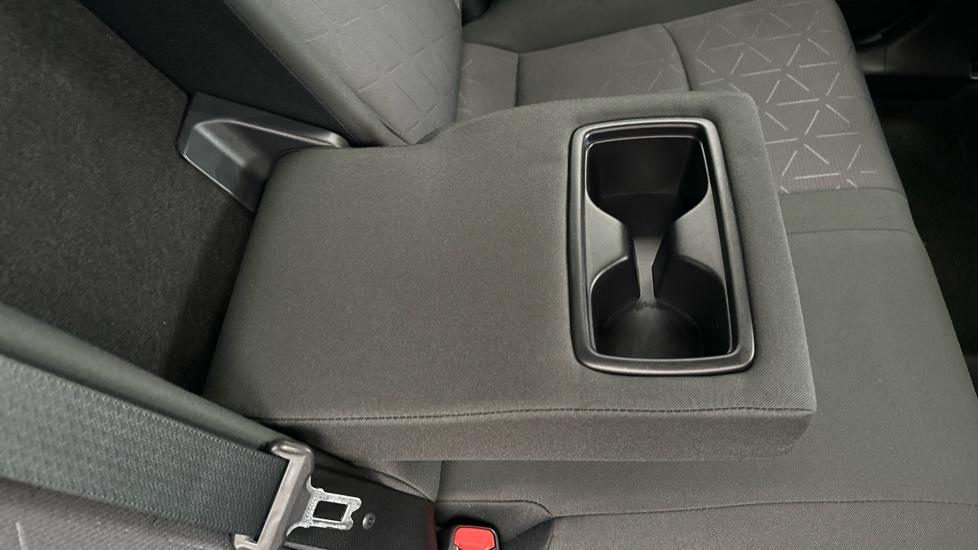 Rear Armrest/ Cup Holder