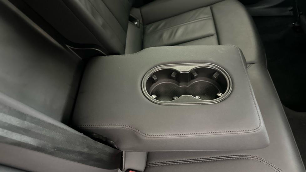 Rear Armrest/ Cup Holder