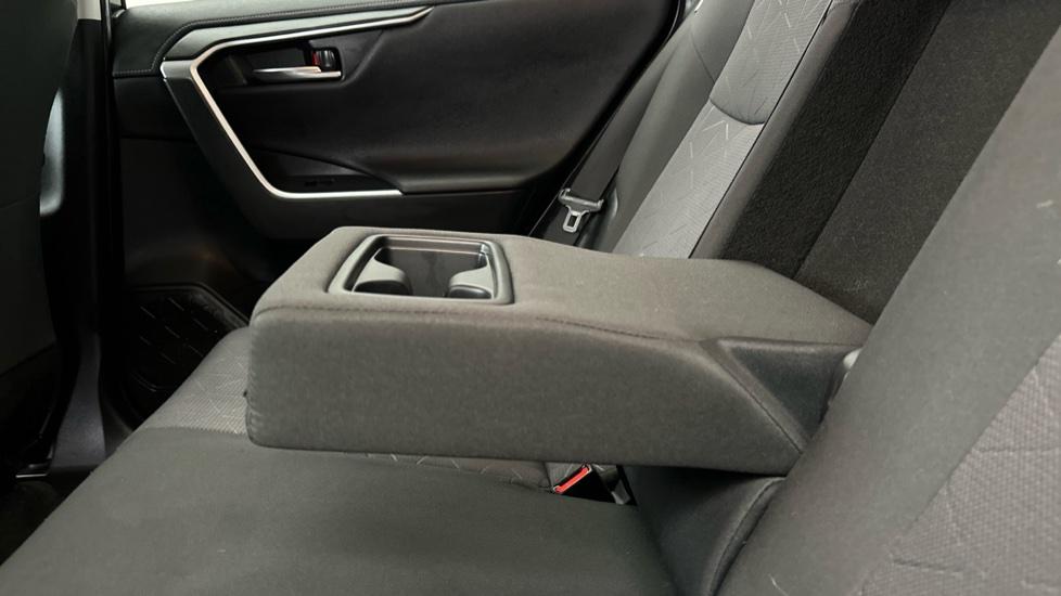 Rear Armrest/ Cup Holder