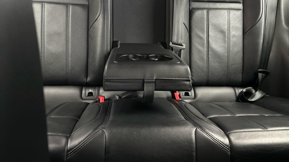 Rear Armrest/ Cup Holder