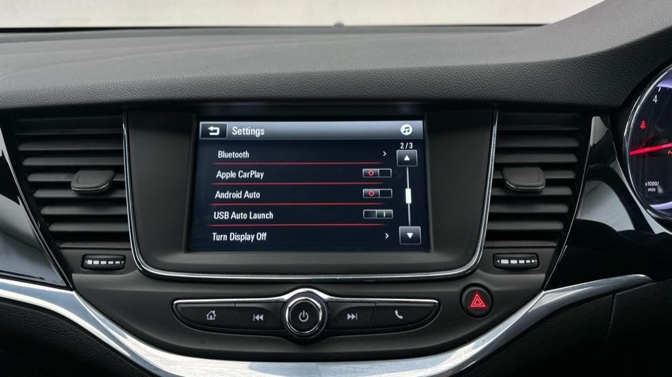 Apple Car Play & Android Auto