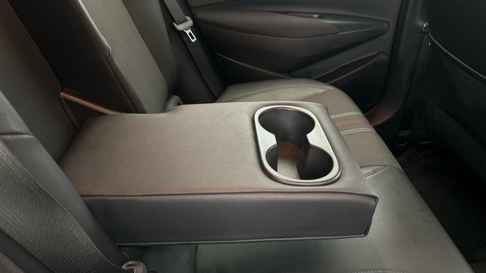 Rear Armrest/ Cup Holder