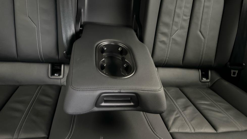 Rear Armrest/ Cup Holder