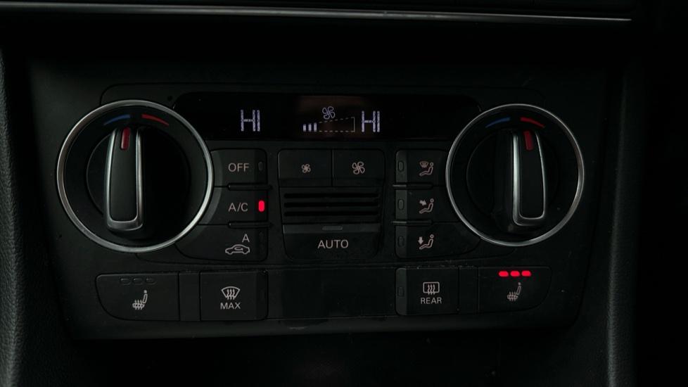 Air Conditioning /Dual Climate Control /Heated Seats 