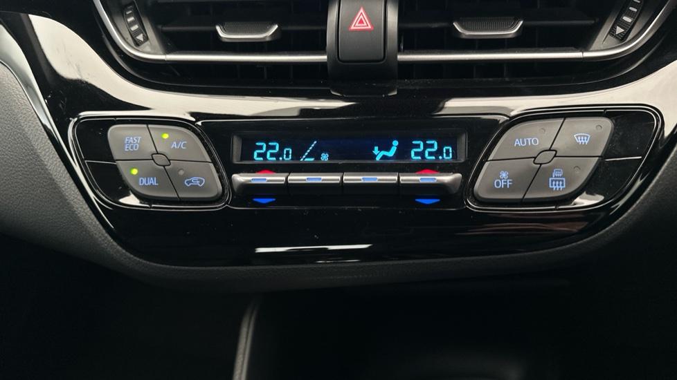 Dual Climate Control  / Air Conditioning 