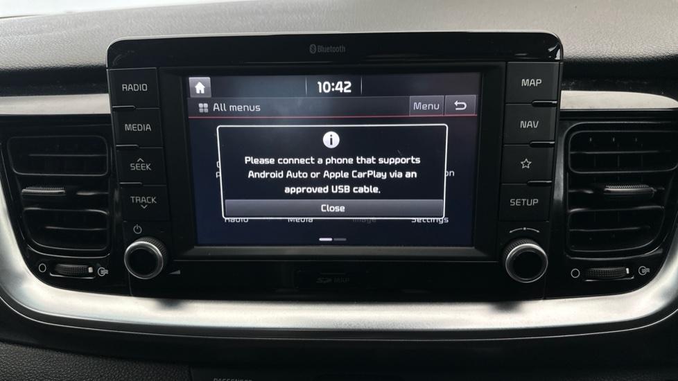 Apple Car Play & Android Auto