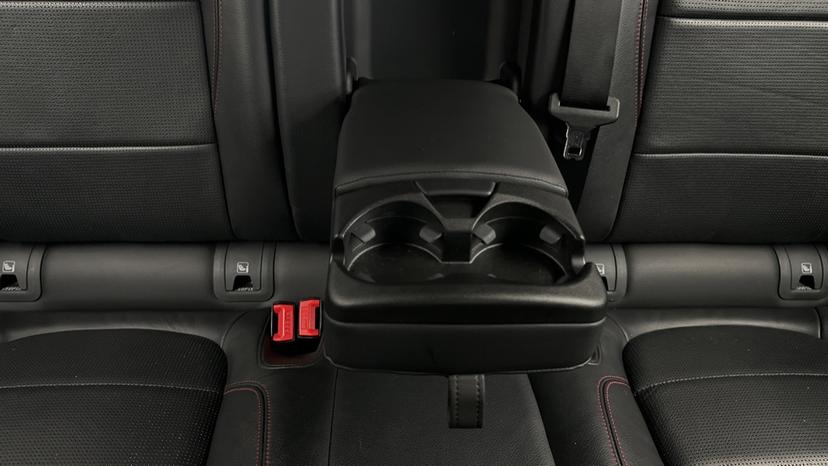 Rear Armrest/ Cup Holder