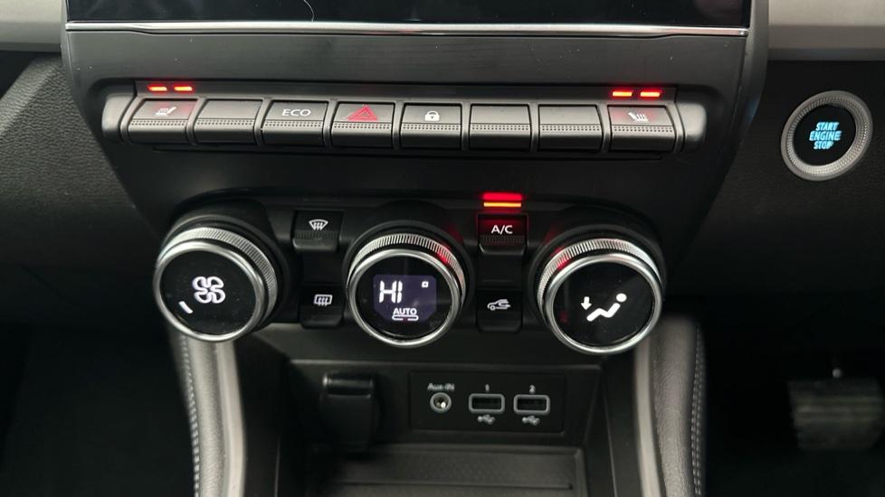 Air Conditioning  / Heated Seats 