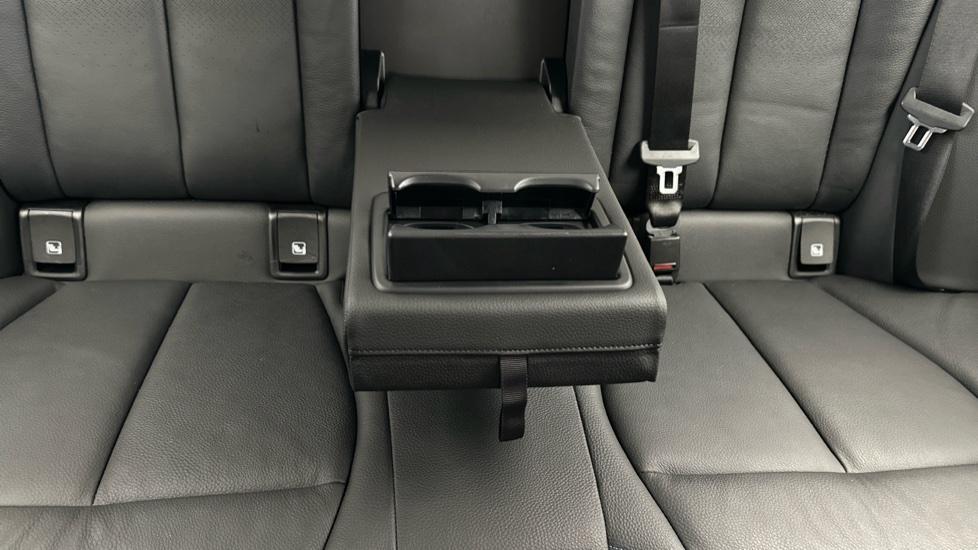 Rear Armrest/ Cup Holder