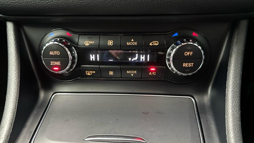 Dual Climate Control  / Air Conditioning 