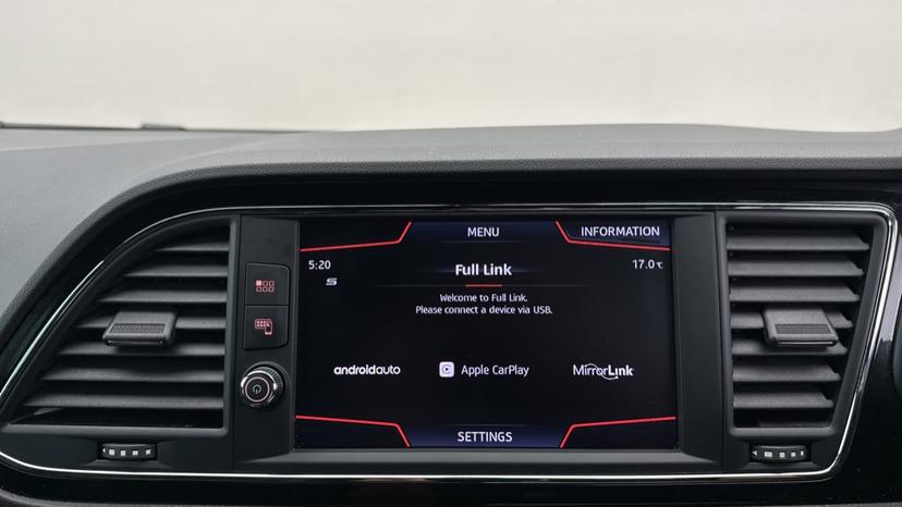 Apple CarPlay / Android Auto 