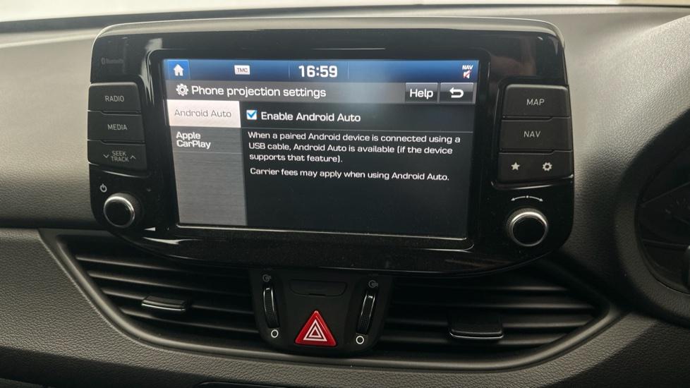 Apple Car Play & Android Auto