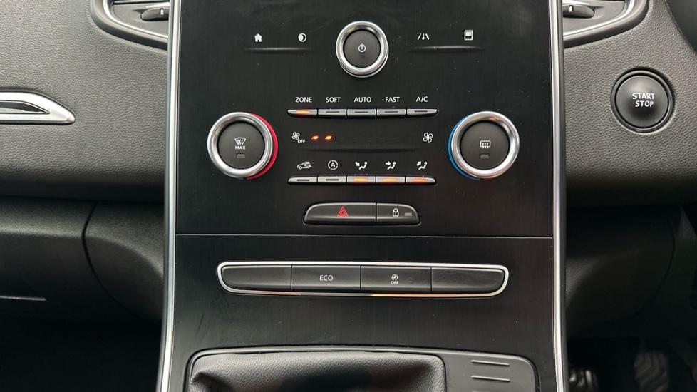 Dual Climate Control / Air Conditioning / Auto Stop/Start