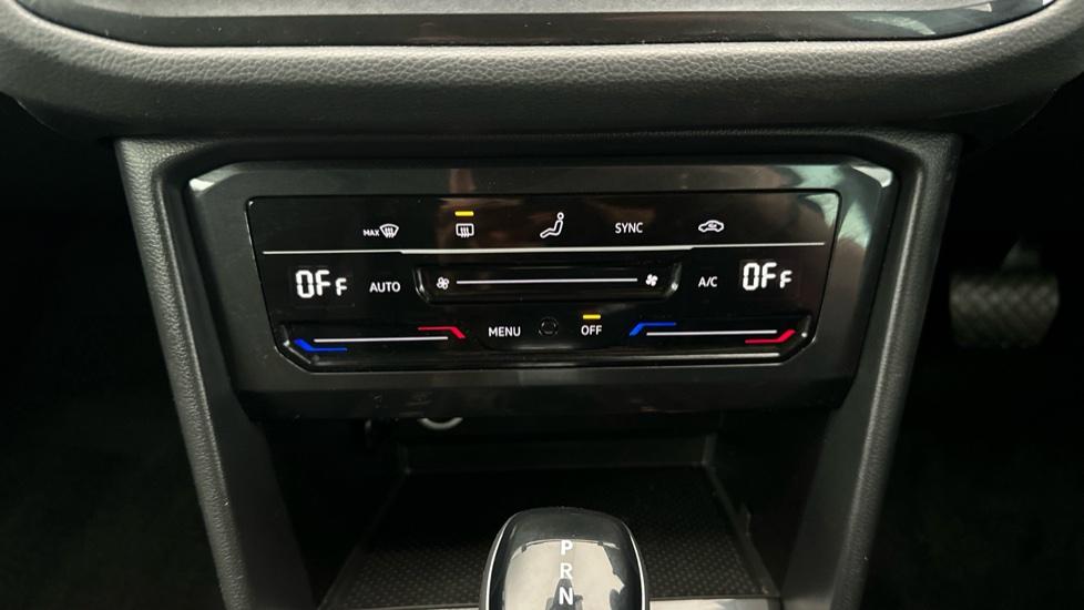 Air Conditioning /Dual Climate Control 