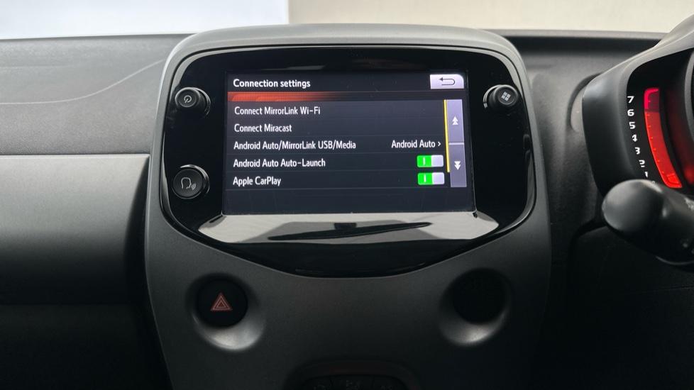 Apple Car Play & Android Auto