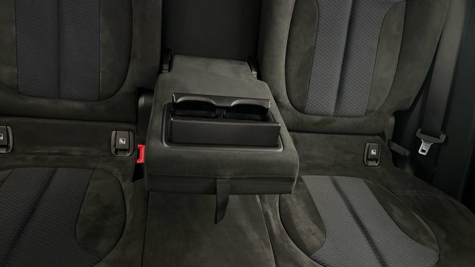 Rear Armrest/ Cup Holder