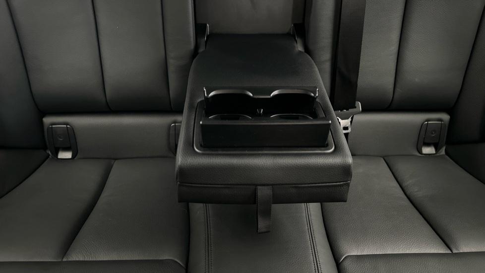 Rear Armrest/ Cup Holder